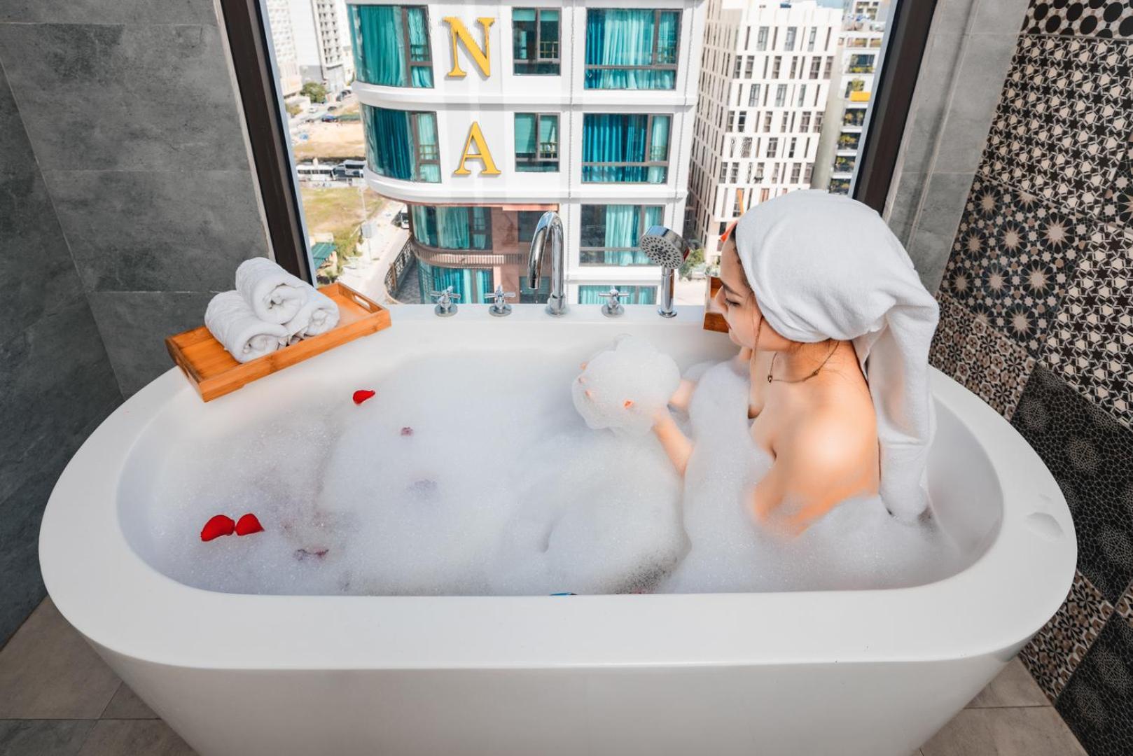 Minh Chau Premium Hotel Danang Buitenkant foto